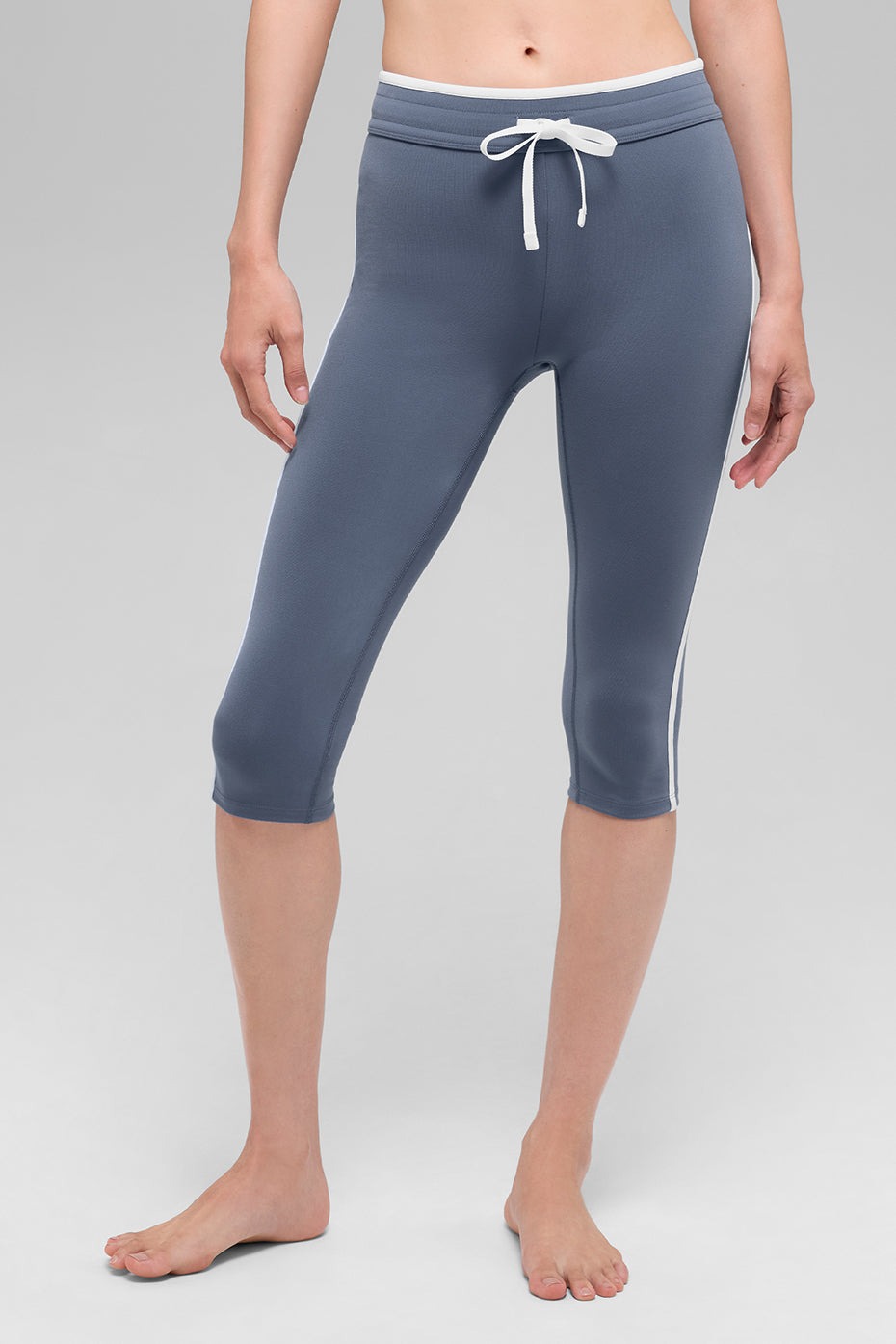 Alo, Airbrush High-Waist Race Pace Capris in Bluestone/White
