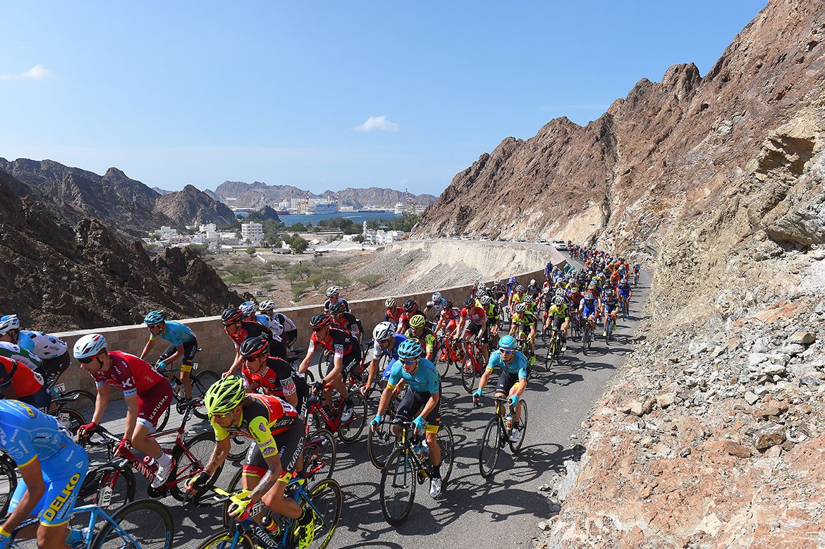 The peloton on the final stage