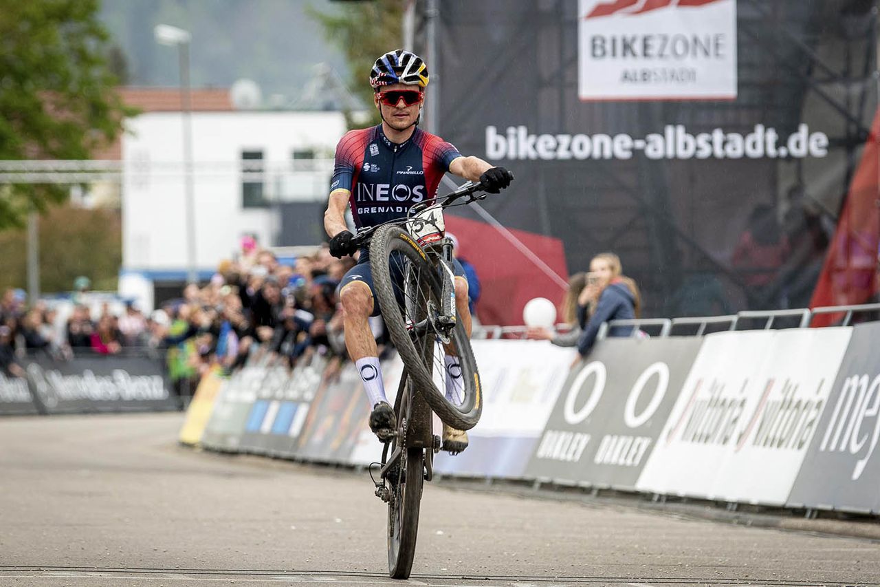 Thomas Pidcock (GBr) Ineos Grenadier takes the win with style