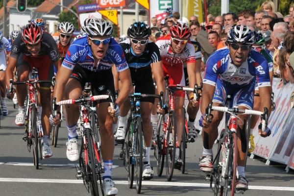 Danilo Napolitano (Team Katusha) pips Wouter Weylandt (Quick Step) to the line