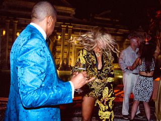 Beyonce and Jay Z dance together at their New Year's Eve party
