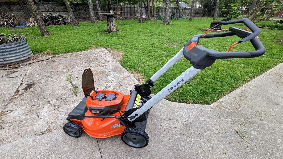 Husqvarna Lawn Xpert LE-322 being tested in writer&#039;s yard