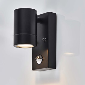Vogue Alonzo Pir Sensor Outdoor Wall Light
