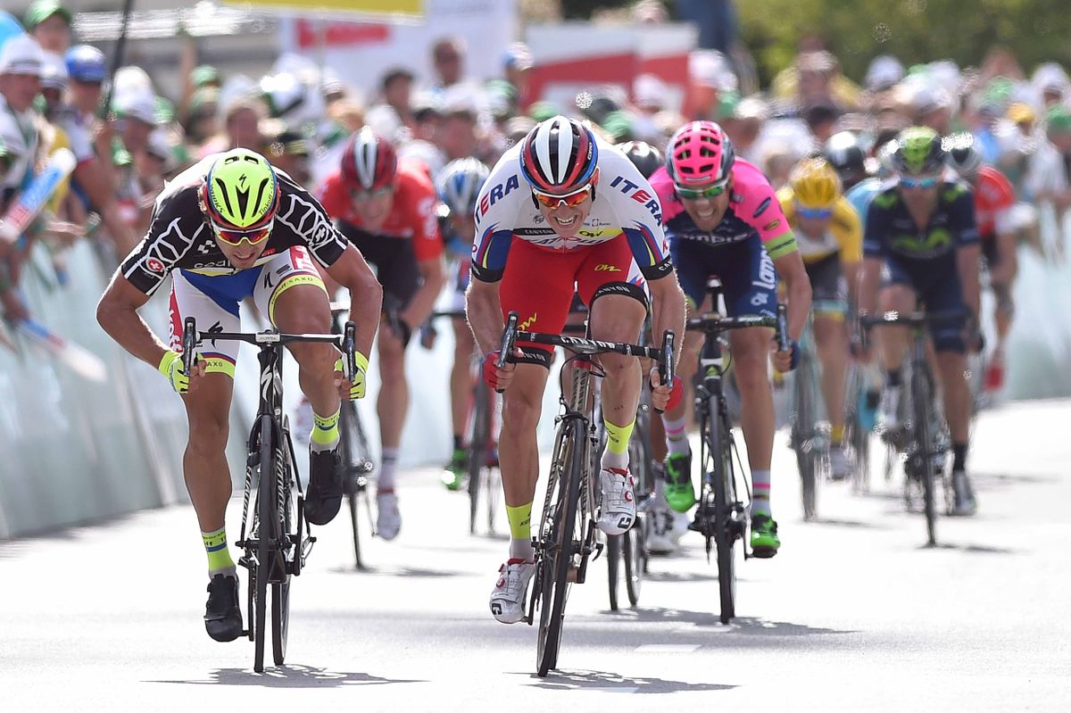The sprint on stage 7 of the Tour de Suisse