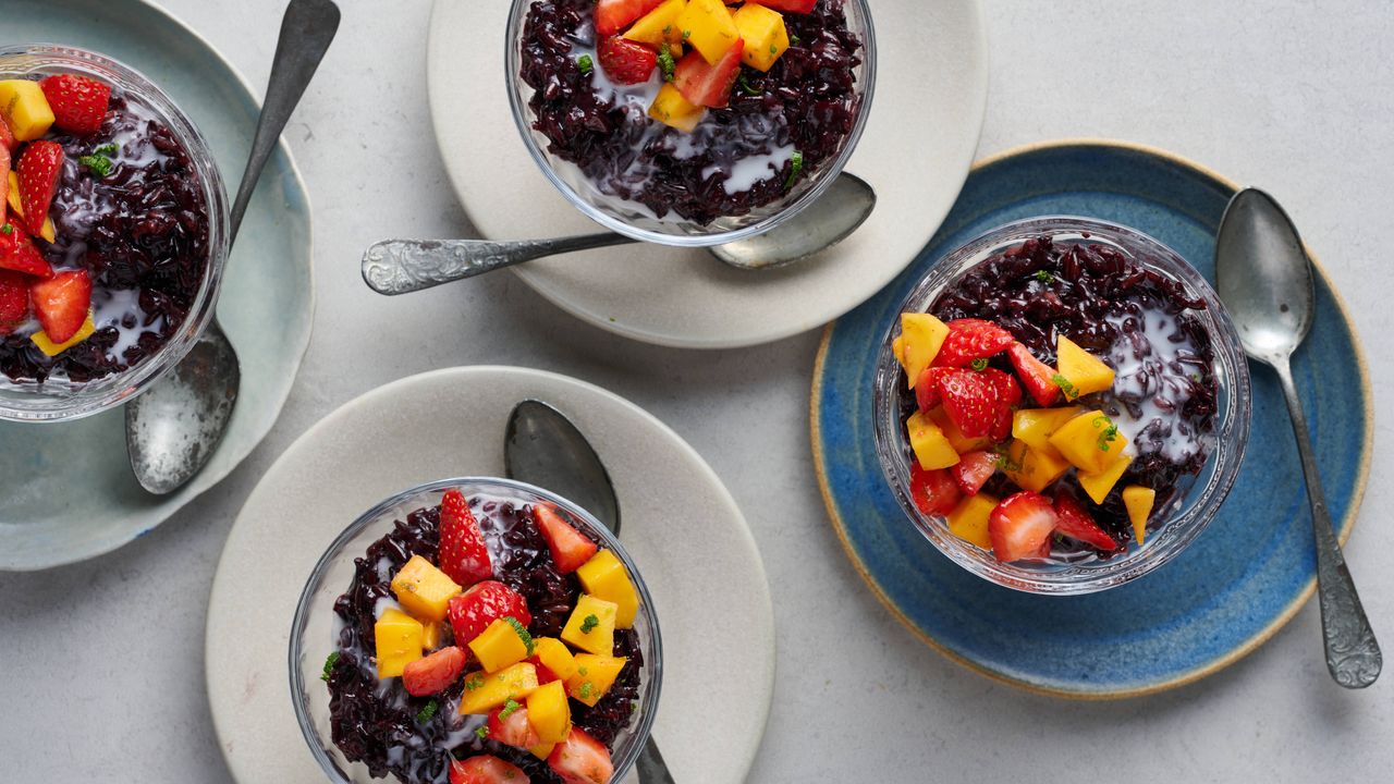 Black rice coconut pudding