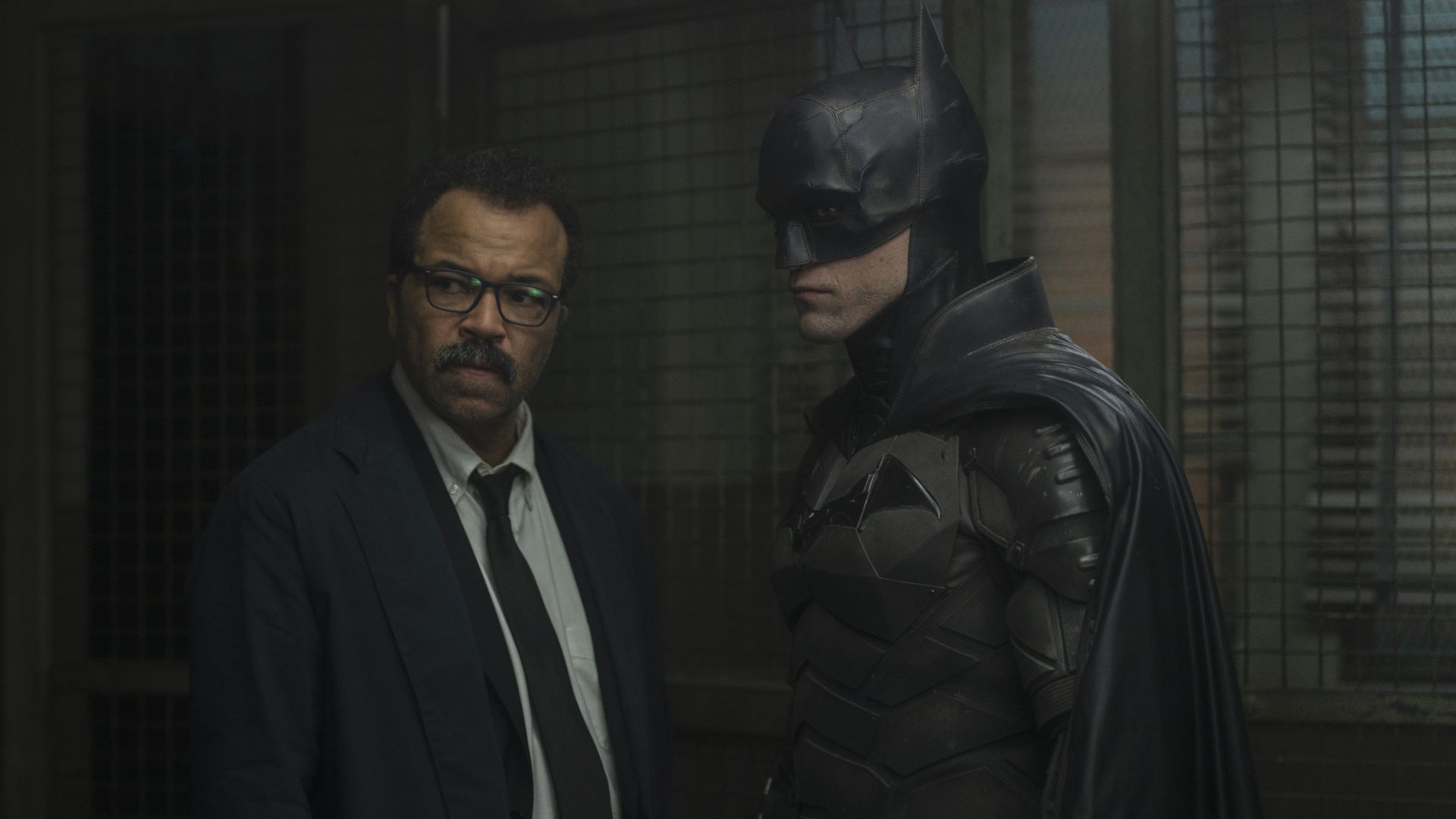 Jim Gordon (Jeffrey Wright) and the Dark Knight (Robert Pattinson) convene in The Batman.