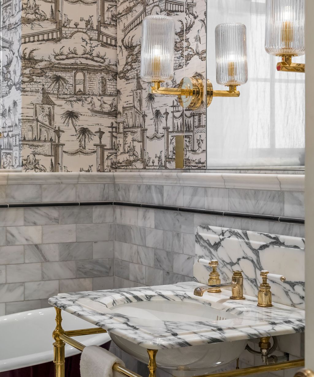 Gray bathroom tile ideas: 16 ways to work with gray tile | Homes and ...
