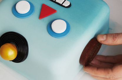 Emoji robot cake