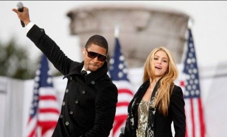 Usher and Shakira sing at President Obama&amp;#039;s inauguration on Jan. 18, 2009.