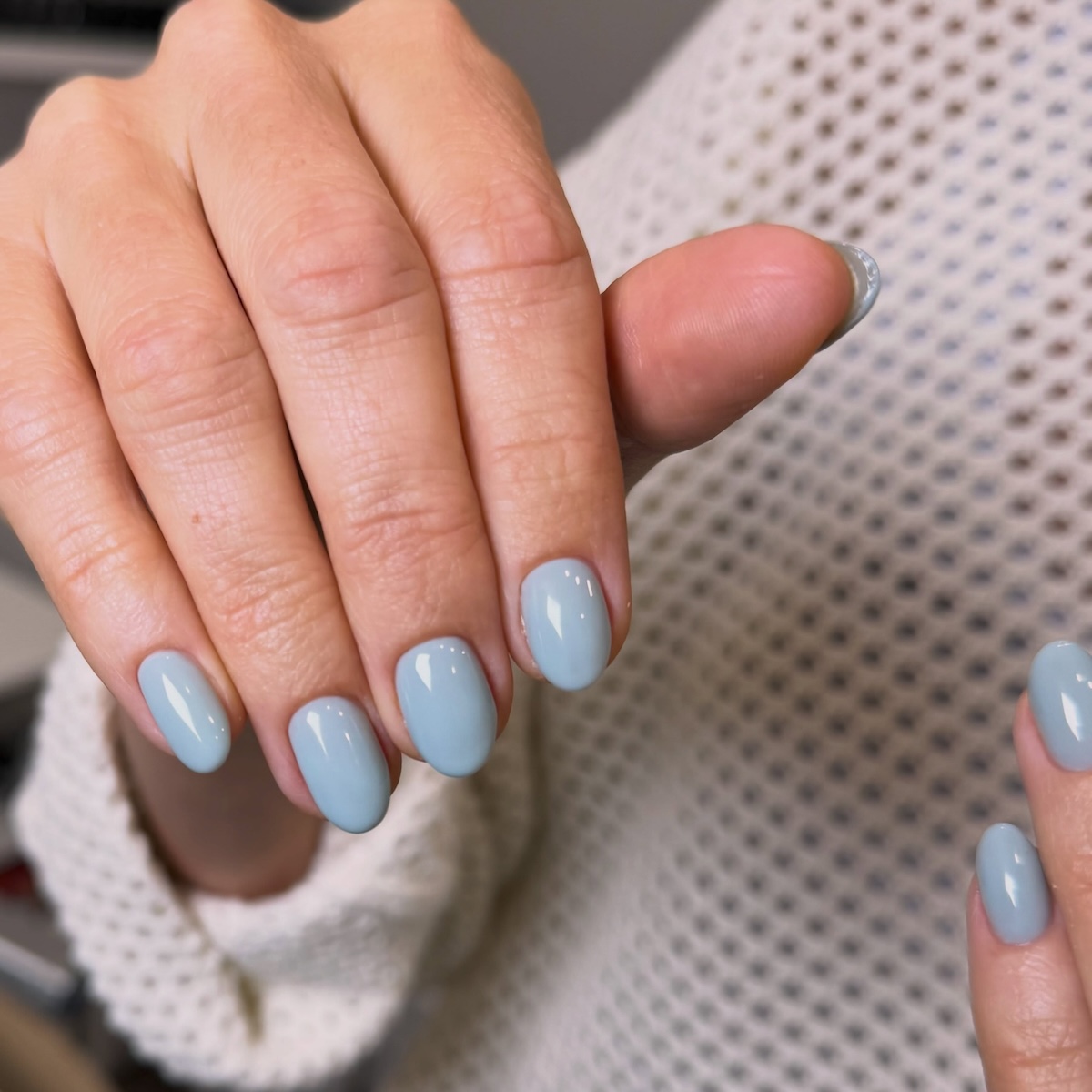 "Morning mist" manicure