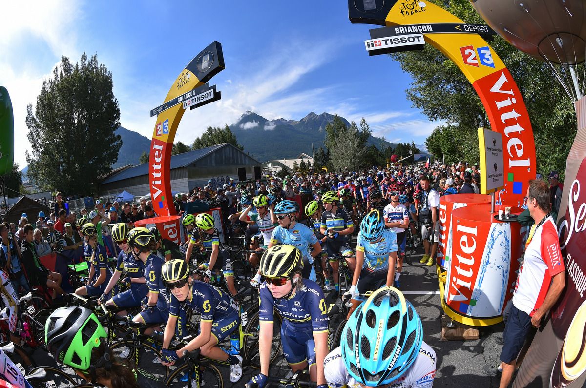 The La Course peloton at the start line in Briancon