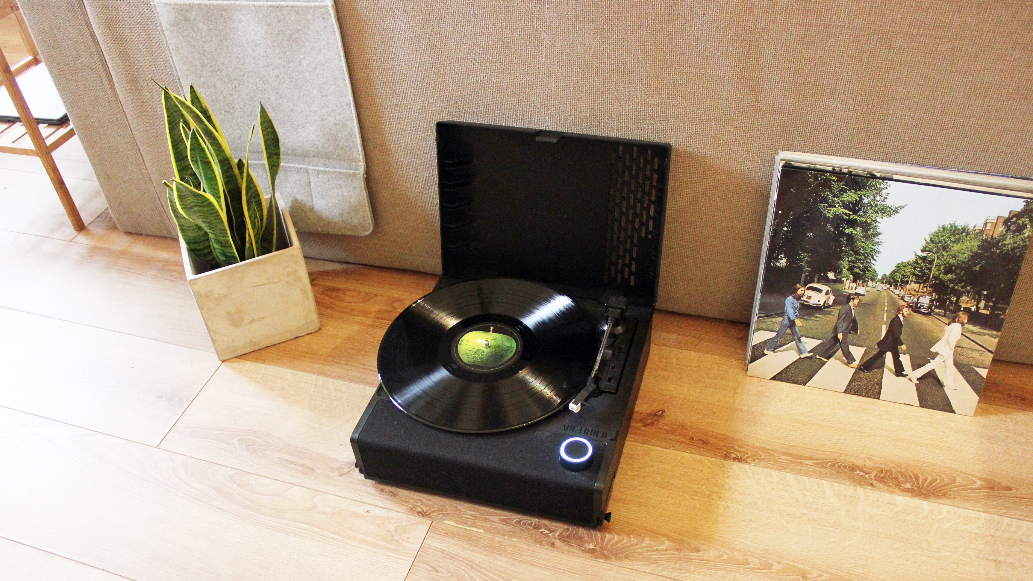 the victrola revolution go turntable