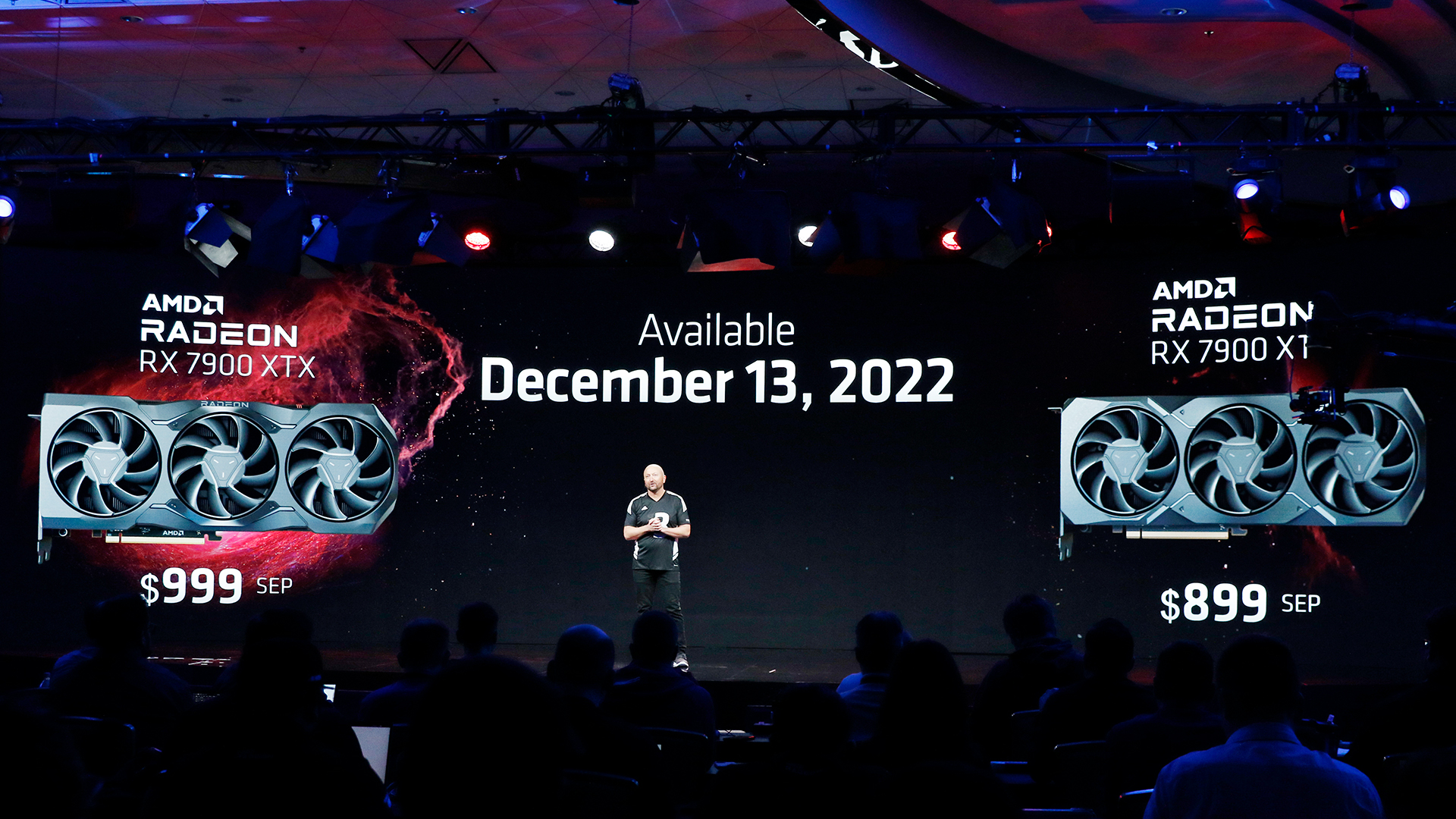 Información de precios de AMD Radeon serie 7000 en pantalla durante el anuncio en vivo de AMD