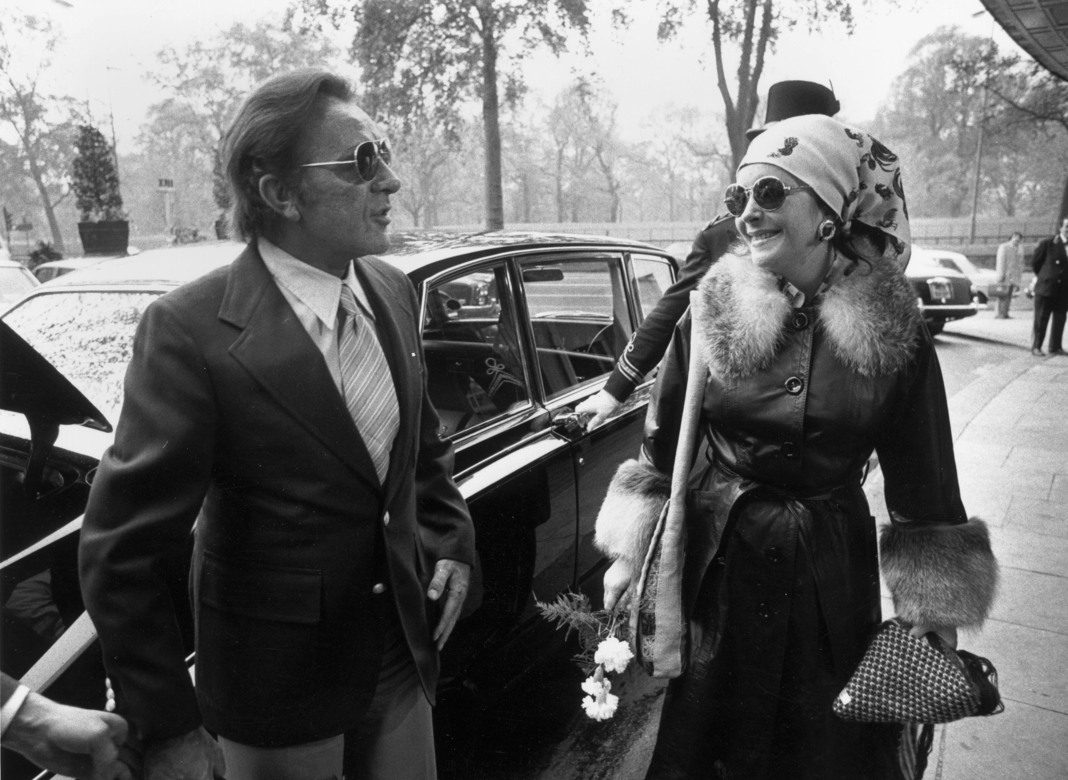 American actress Elizabeth Taylor arriving at the Dorchester Hotel, London