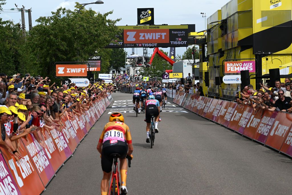 ROSHEIM FRANCE JULY 29 Jesse Vandenbulcke of Belgium and Team Le Col Wahoo Sandra Alonso Dominguez of Spain and Ceratizit Wnt Pro Cycling Team Kathrin Hammes of Germany and Team EF Educationb Tibco Svb Ruby RosemanGannon of Australia and Team Bikeexchange Jayco compete in the breakaway passing the arrival area during the 1st Tour de France Femmes 2022 Stage 6 a 1286km stage from SaintDidesVosges to Rosheim TDFF UCIWWT on July 29 2022 in Rosheim France Photo by Dario BelingheriGetty Images