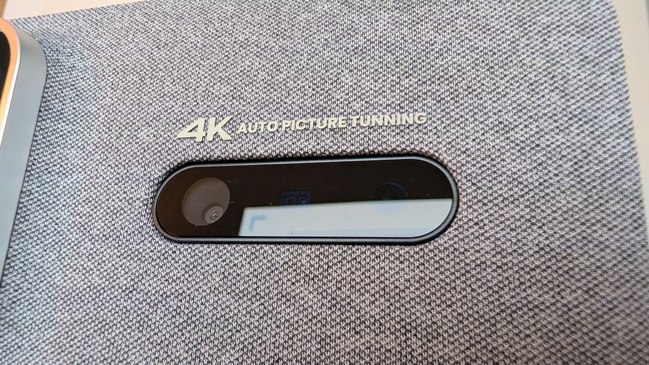 BenQ TK705i