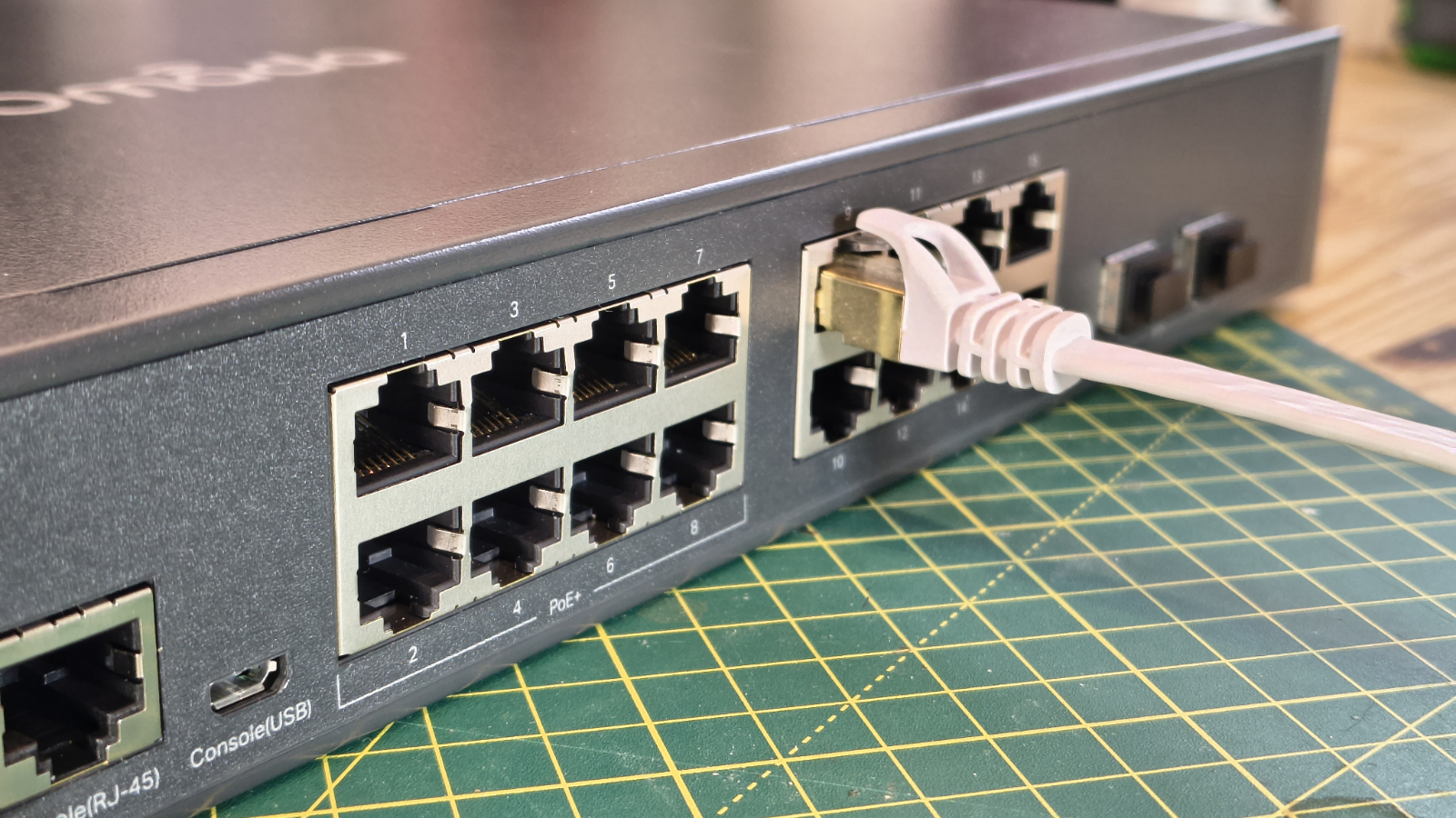 TP-Link Omada SG3218XP-M2