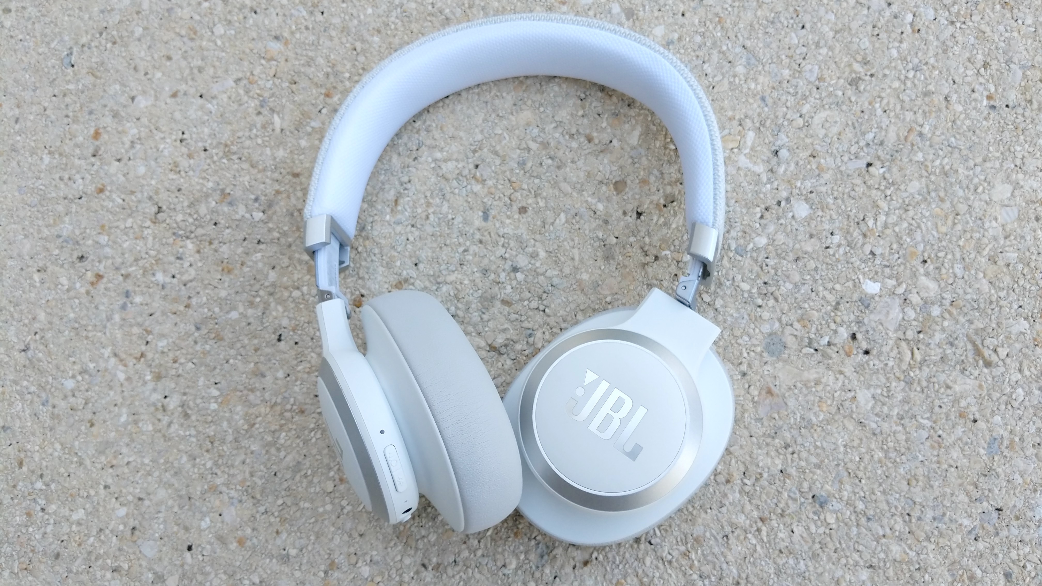 JBL Live 660NC review