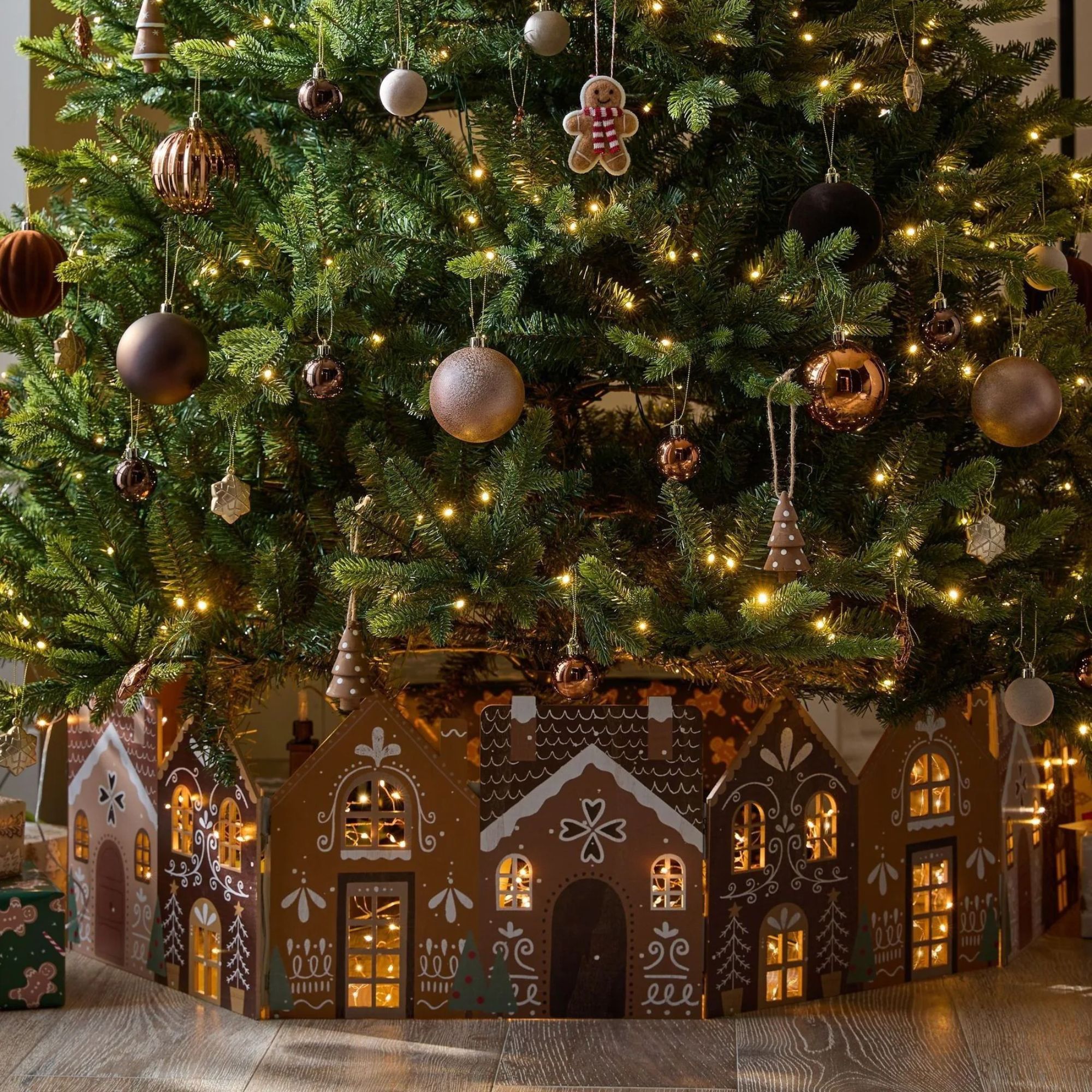 Wooden xmas tree skirt 