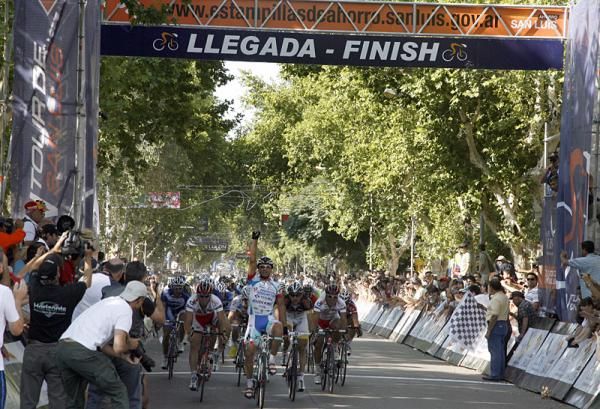 Roberto Ferrari ( Androni - Giocattoli) celebrates his stage victory in Villa Mercedes.