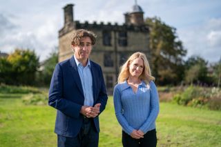 Lucy Beaumont and Stephen Mangan in Meet the Richardsons