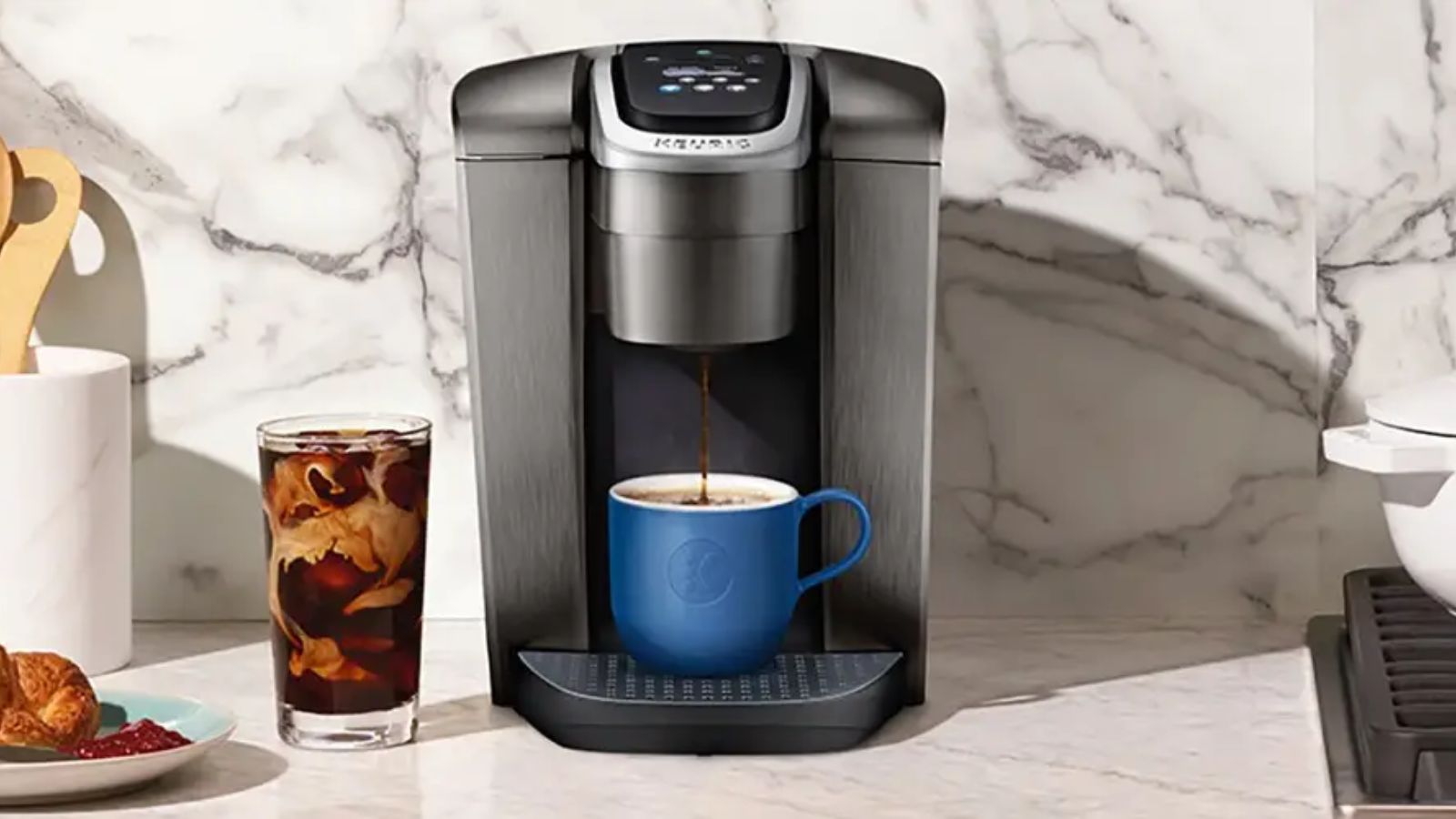 Keurig is offering an exclusive $100 off their BEST coffee maker this Black  Friday - don't miss out!