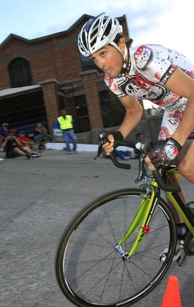Oscar Sevilla took third in the prologue.