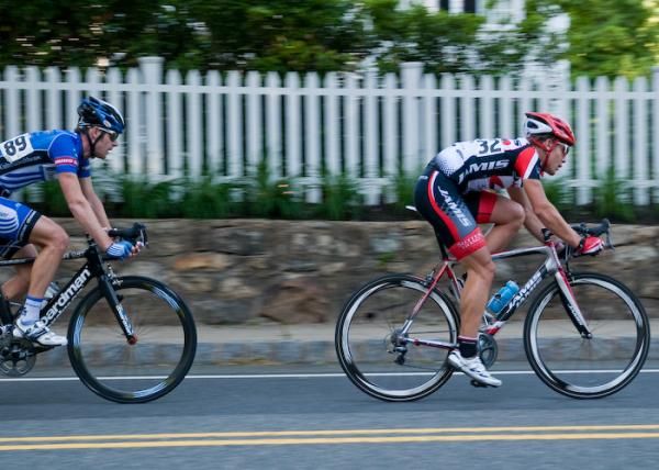 Eric Schilidge (Jamis Sutter Home) and Andrew Pinfold (UnitedHealthcare) chase down Matthias Friedemann (Champion System)