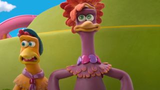 Frizzle (Josie Sedgwick-Davies) in Chicken Run: Dawn of the Nugget