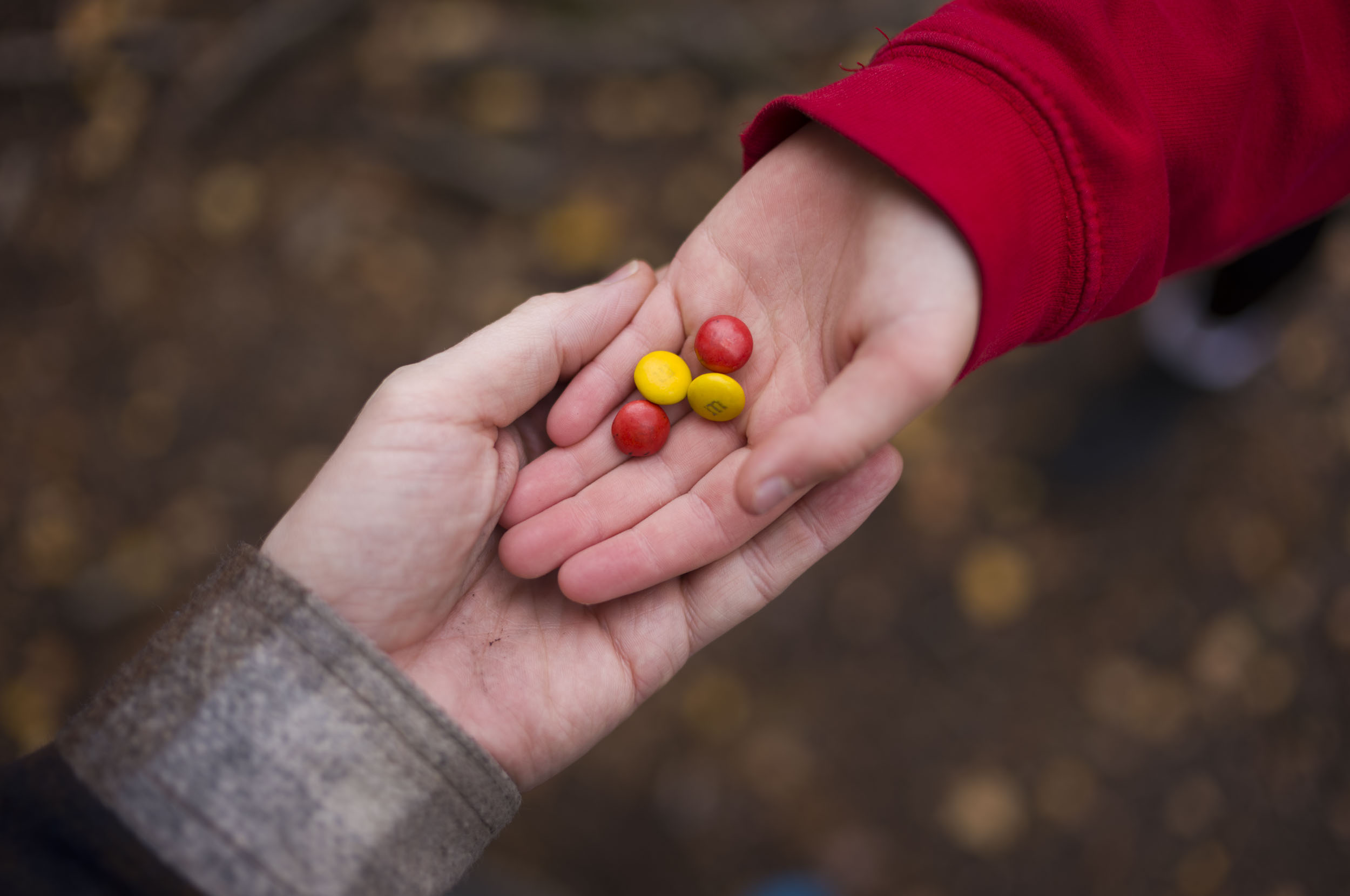 Leica M EV1 sample gallery: M&M candy being passed around