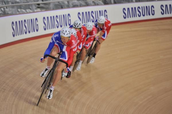 The men's pursuit team