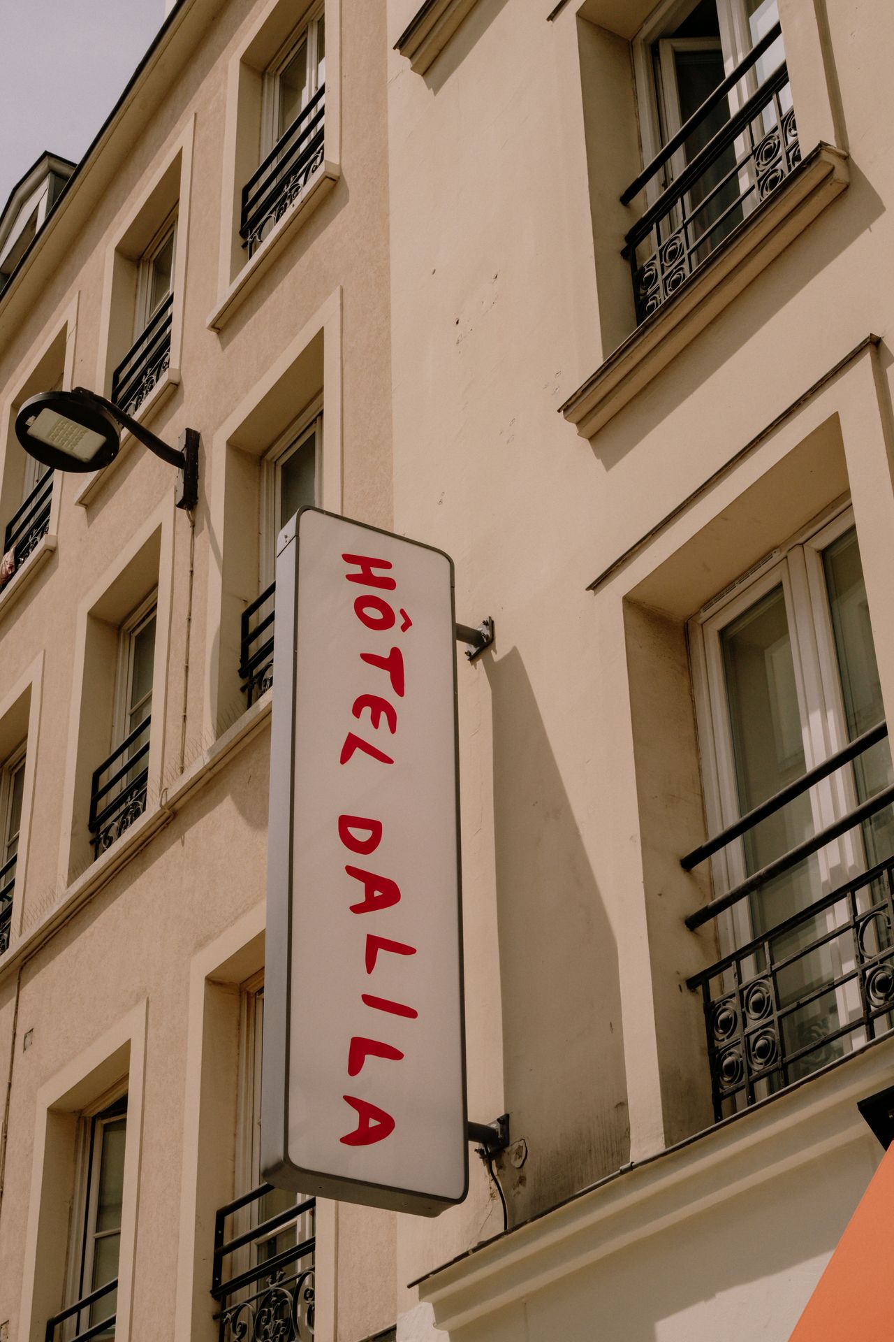 The entrance of H&ocirc;tel Dalila