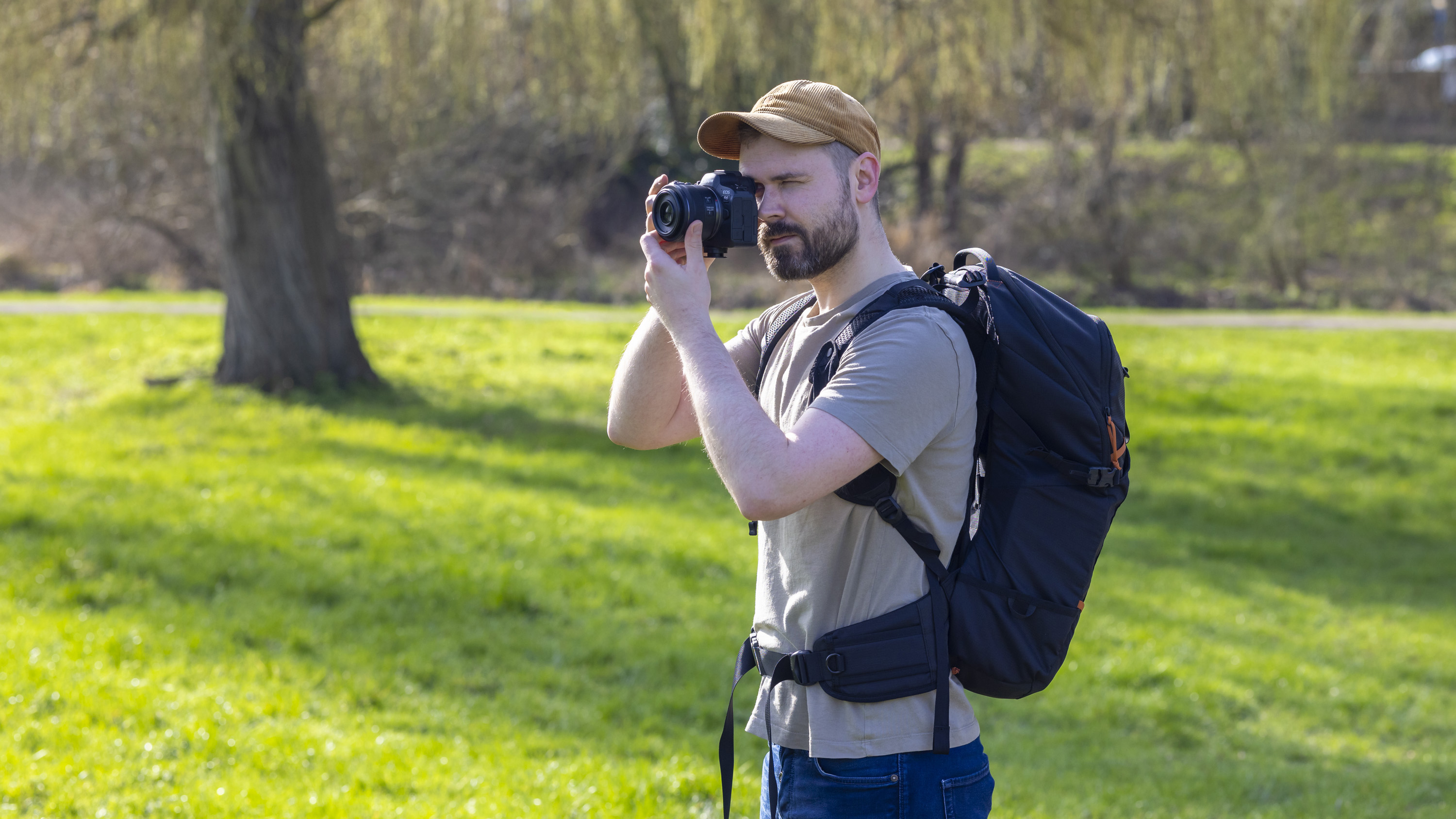 Cotton Carrier Hyker 25L Daypack in use outdoors on a sunny day