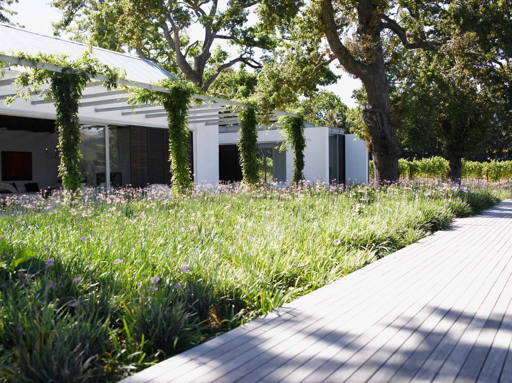 Garden divider ideas 10 stylish ways to zone up your outdoor space