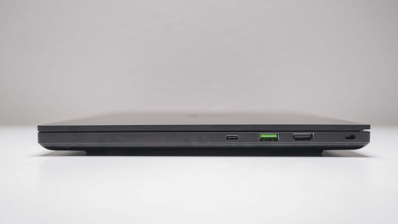 Razer Blade 14 (2023) ports