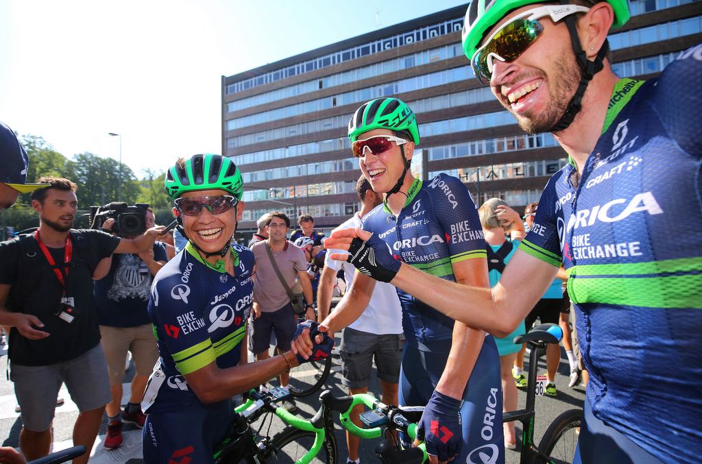 Esteban Chaves with Jens Keukeleire and Damien Howson at the 2016 Vuelta