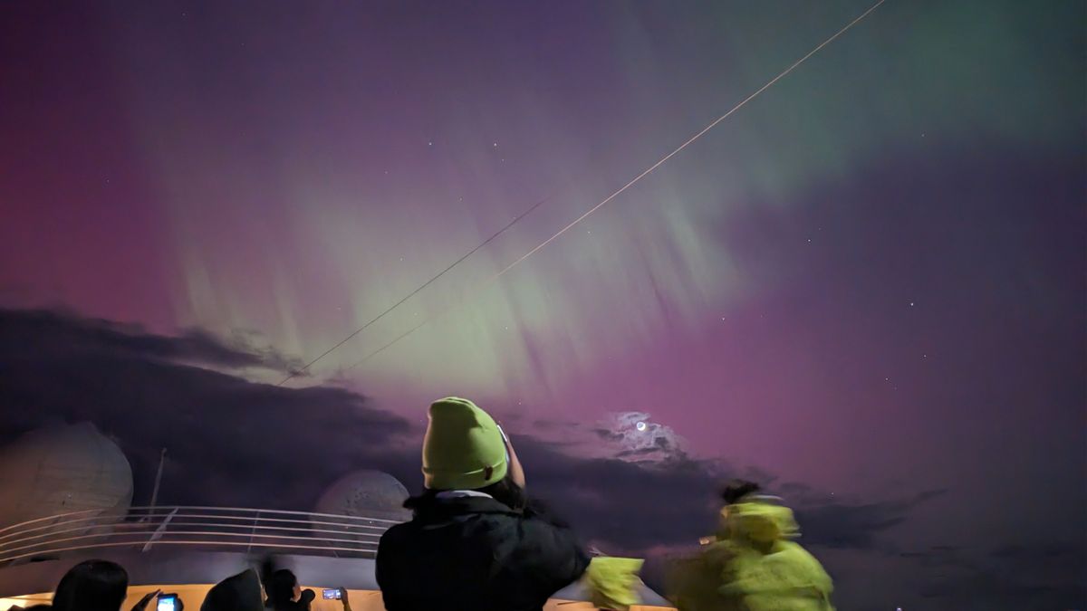 Aurora photos: Stunning northern lights glisten after biggest geomagnetic storm in 21 years