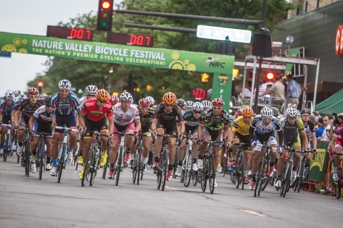 The men roll off the start line.