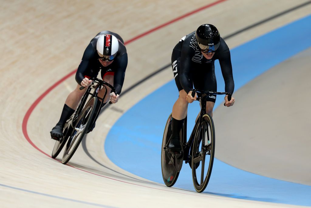 Ellesse Andrews pulls away from Emma Finucane in the semifinals of the women&#039;s Sprint