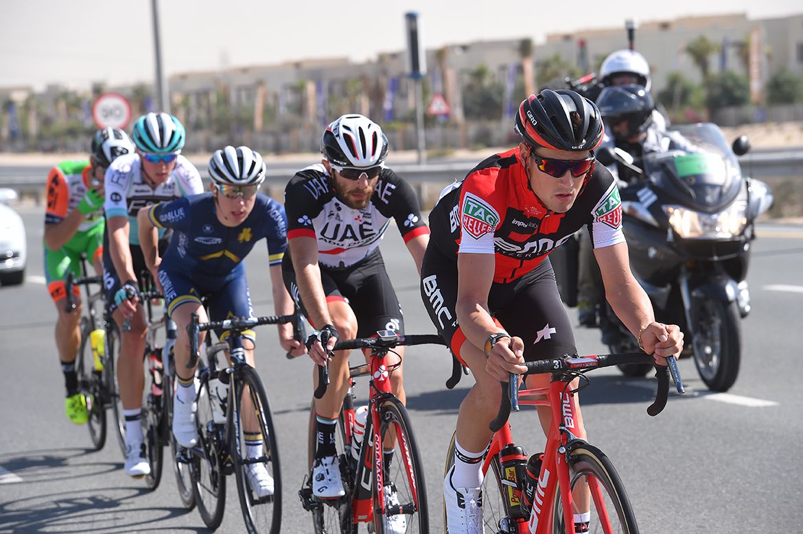 Five riders escaped early on