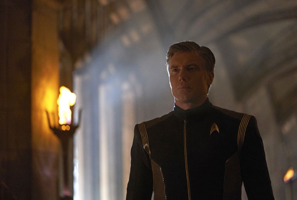 'Star Trek: Discovery' Is Guided to a New Time Crystal in 'Through the Valley of Shadows'