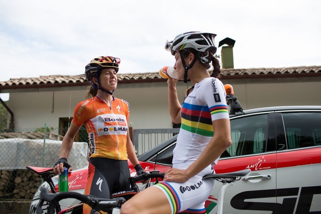 Evie Stevens and Lizzie Armitstead debrief post-stage
