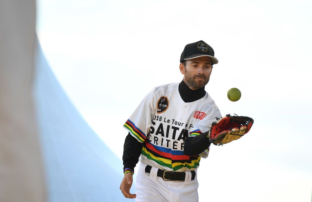 Alejandro Valverde Catches the ball