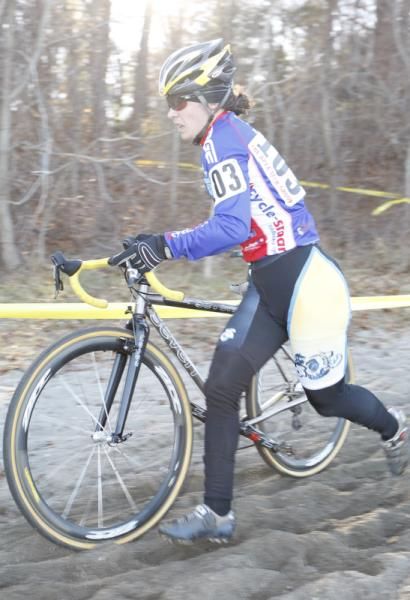 Andrea Smith (Ladies First Racing) attacks the sand.
