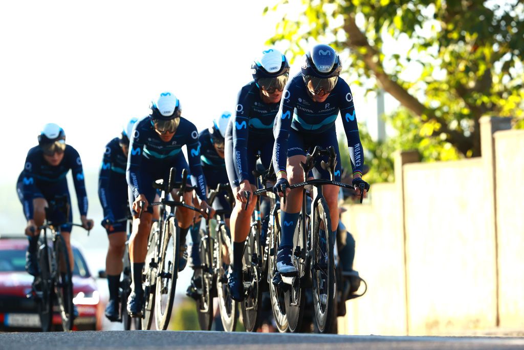 MARINA DE CUDEYO SPAIN SEPTEMBER 07 Annemiek Van Vleuten of Netherlands and Movistar Team Women with teammates sprint during the 8th Ceratizit Challenge By La Vuelta 2022 Stage 1 a 199km team time trial stage from Marina de Cudeyo to Marina de Cudeyo CERATIZITChallenge22 UCIWWT on September 07 2022 in Marina de Cudeyo Spain Photo by Gonzalo Arroyo MorenoGetty Images