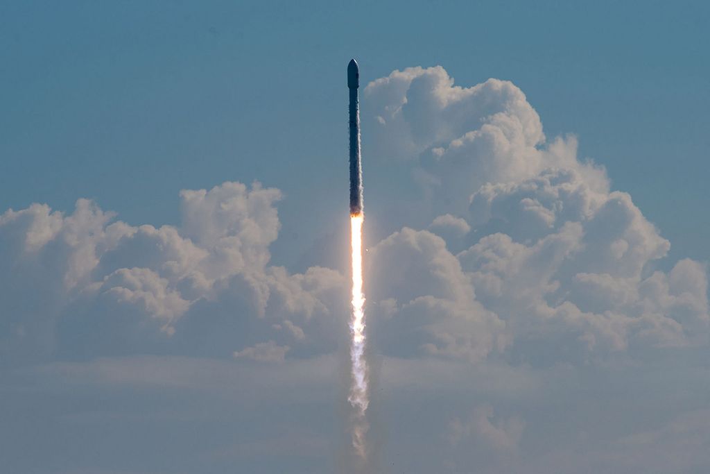 In Photos: SpaceX Launches X-37B Space Plane, Lands Another Falcon 9 ...