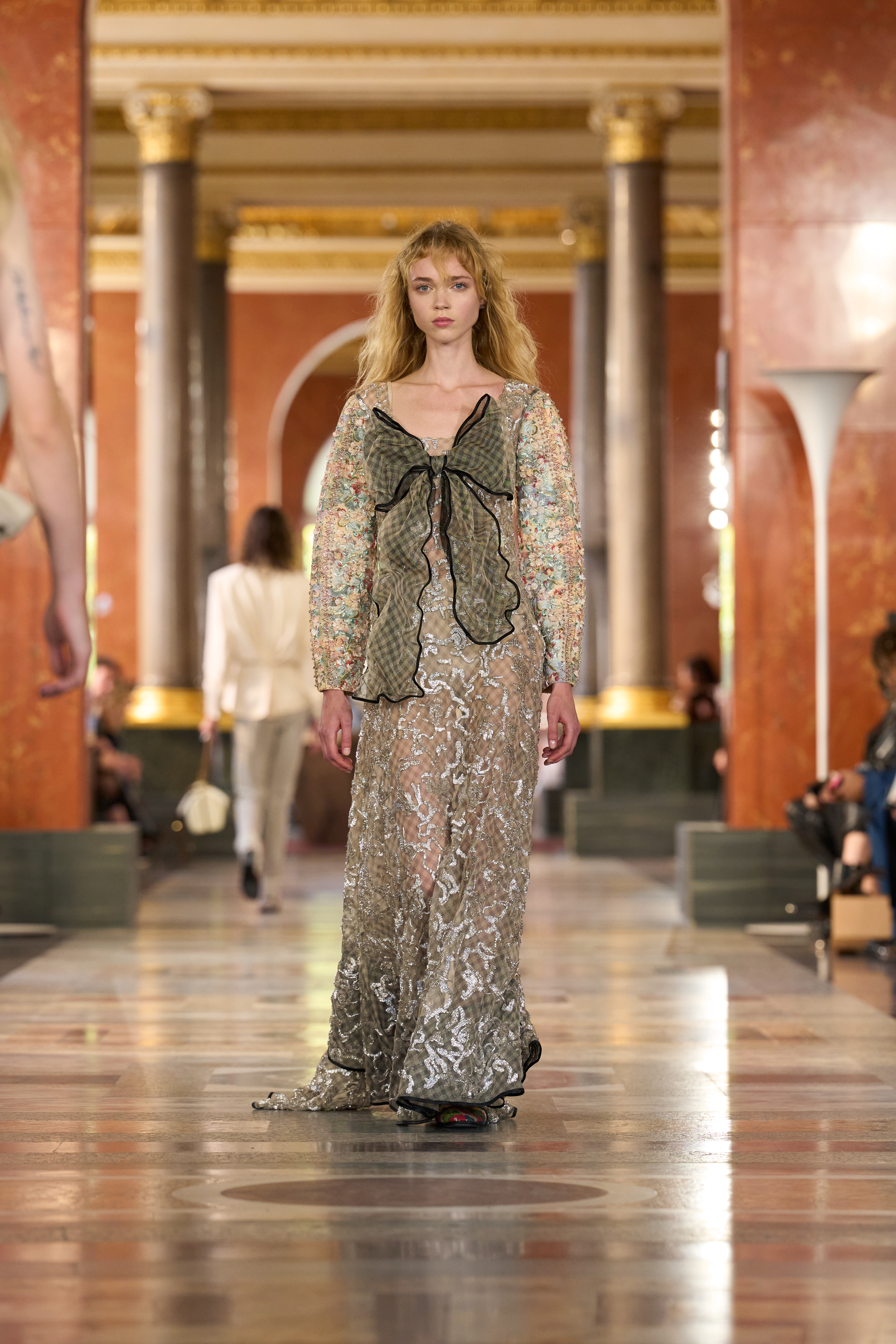 Model on the Louis Vuitton spring 2026 runway.