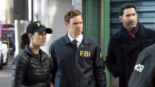 FBI's Maggie working with CIA's Bill and Colin during a bomb scare in crossover episode