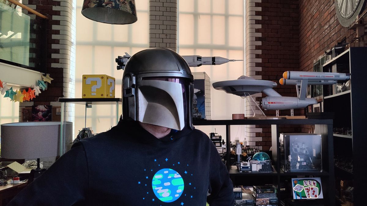 Denuo Novo The Mandalorian Helmet
