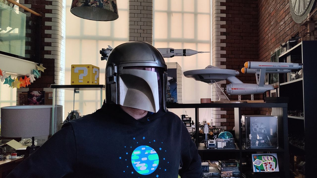 Denuo Novo The Mandalorian Helmet